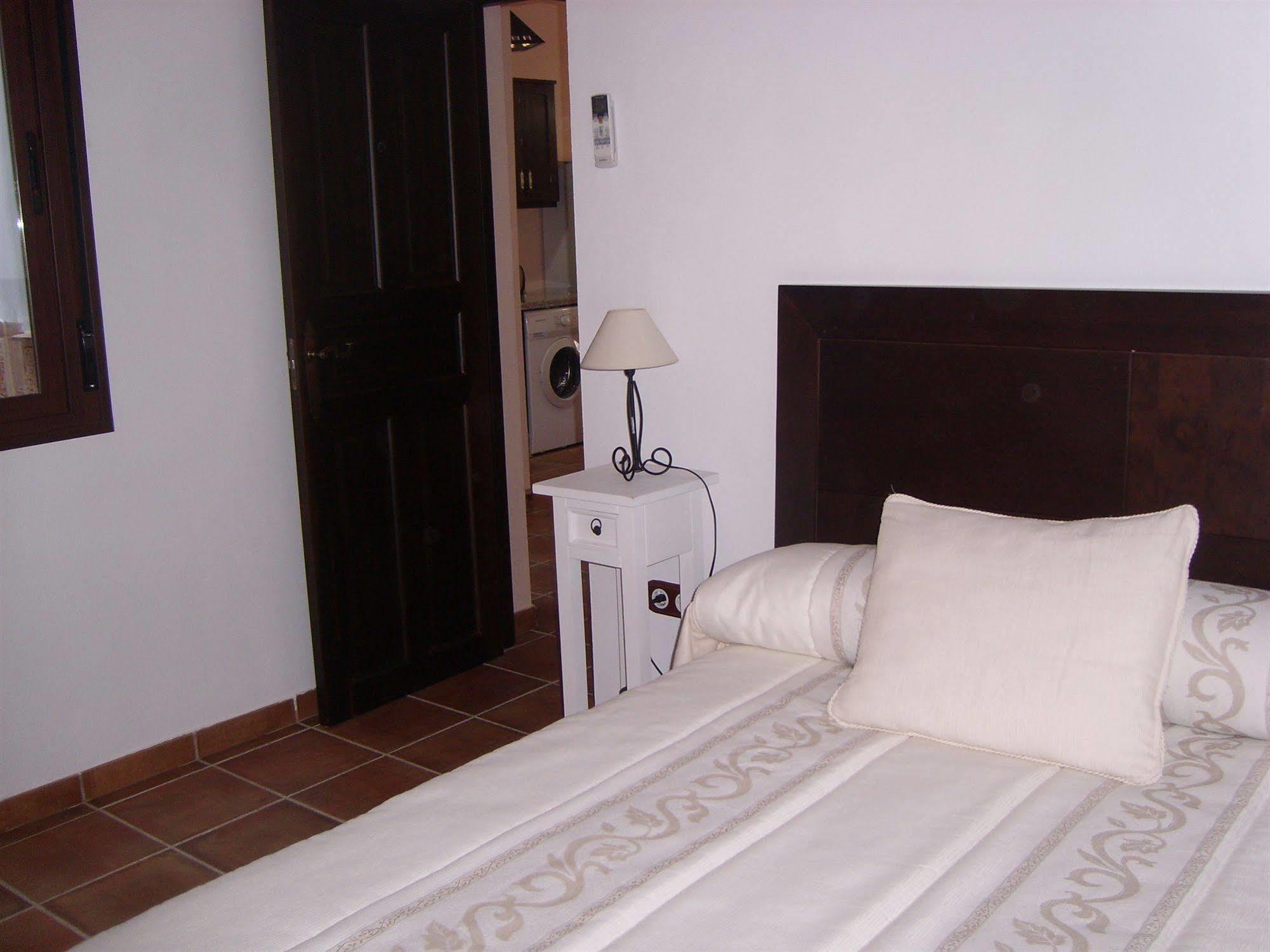 Apartamentos Victoria Bujalance エクステリア 写真